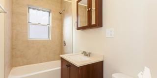 955 W Cornelia Ave Gallery 6