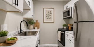 Lakeview Apartments Gallery 1