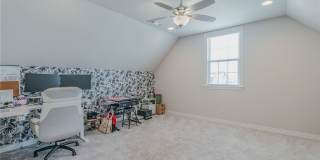 605 Stone Ridge Street Gallery 24