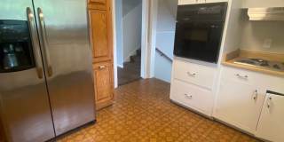 Charming 4 BR, 2 BA, Close to MTSU, 1 Car Garage, Large Carport Gallery 10