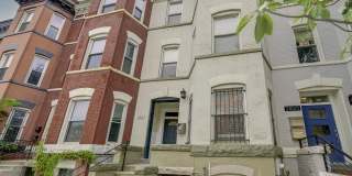 Large 6 BR 4.5 Bath Townhome in Columbia Heights Gallery 1