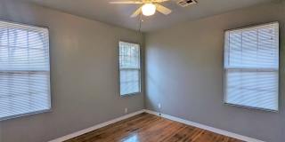 2 Bed 1 Bath Plus Bonus Living/Office Cottage Style Home-The Village NW OKC Gallery 9