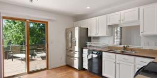 Large Home in Stonegate! Gallery 9