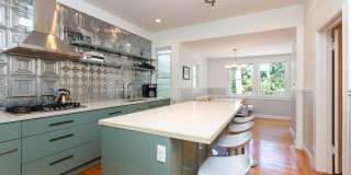 Castro: UNFURNISHED Top Floor Flat w/ Private Deck, W/D in unit & Garage Parking Gallery 53
