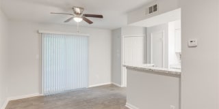 Hub at 934 Apartments Gallery 9