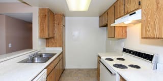 Pinecrest Apartment Homes Gallery 20