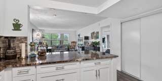 Bright & Spacious 1BR Retreat Near Beaches & Shopping Gallery 6