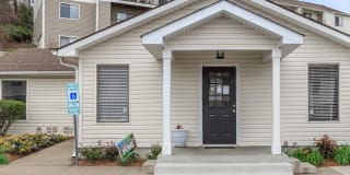 Hickory View Gallery 38