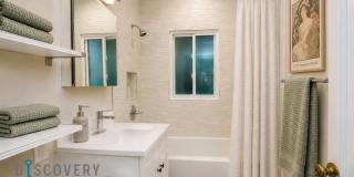 Charming Bungalow in the Montclair Hills Gallery 21