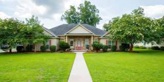 Spacious 4-Bedroom, 3-Bath Home with Large Screened-In Porch & Modern Features in Hahira, GA Gallery 1