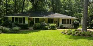 Cute and Quiet West Side Duplex! Gallery 1