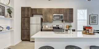 Pullman Pointe Gallery 32