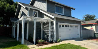 GREAT OAKLEY 3 BEDROOM, 2.5 BATHROOM, PLUS LOFT! NEW UPGRADES TO BE COMPLETED THE END OF THE MONTH OF JULY UPON VACANCY! Gallery 1