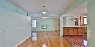 2428 Maple Street Gallery 4