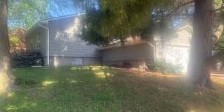 New Listing - 4 Bedroom House on Iowa City Westside on Sunset Gallery 3