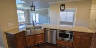 STUNNING 4 Bedroom, 2.5 Bathroom, 2 Car Garage In Fayetteville, AR Gallery 6