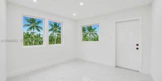 105 NW 14th Way Gallery 4
