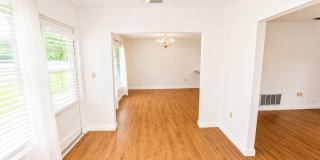 Annual unfurnished   **55+**     2/2 villa downtown Sarasota Gallery 10
