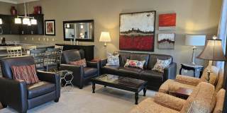 Seasonal Short-Term 2 Bedroom, 2.5 Bath Multi-Level Condo with Balcony and Patio located on Venice Island! Gallery 9