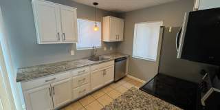East Fountain Square 3 Bedrooms 1.5 Baths Gallery 6