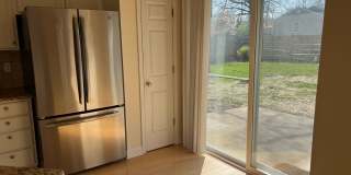 Super Nice 3bed, 2bath house with 2 car garage in Central Location Gallery 9