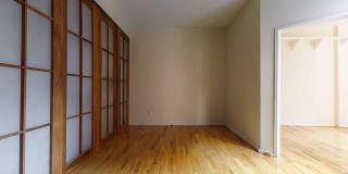 15 E 10th St Gallery 2