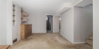 Charming 2 Bedroom Home in Normal Gallery 18