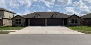 432 Red Robin St Gallery 1