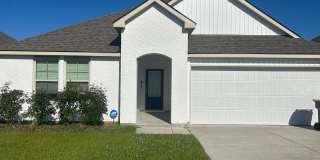 Spacious 4-Bedroom Home with Open Floor Plan Gallery 1