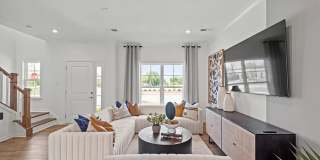 Room in 3 Bedroom Home at Leading St Gallery 14