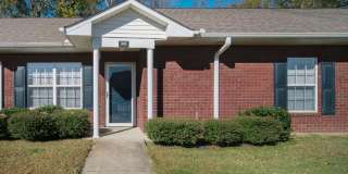 All Brick Building************Massive 2 Bedroom Villa************Single Level Villas Gallery 1