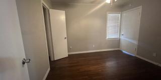 2511 39th Street Gallery 23