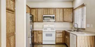 Mountains Edge - 3 bedroom, 2.5 bath cul-de-sac home! Gallery 14