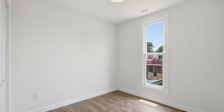 301 Kenmore Avenue Gallery 13