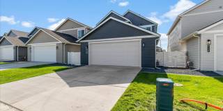 Perfectly designed 5-bedroom, 3-bath single family home Gallery 34