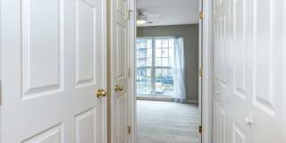 Excellent Elevator Condo for Lease Gallery 22