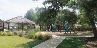 4 Bedroom 2 Bathroom Creekside At Georgetown Village Home Gallery 27