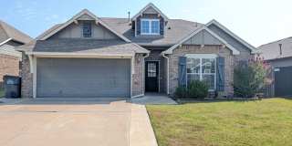 Chic 3 bedroom in Jenks with neighborhood park Gallery 1