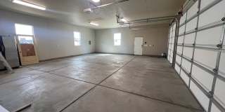 Gorgeous 6-bedroom, 4-bathroom with a large garage Salem Gallery 33