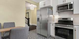 1756 Oak Street Gallery 17