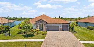 2038 Grove Dr Gallery 1
