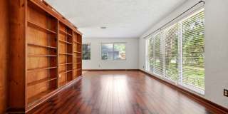 3 BR/ 2 BA Mid Century Modern Home/Fenced Yard/Lawn Care Included Gallery 9