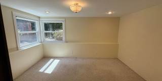 Spacious 4-Bedroom Home Plus Large Bonus Space – West Slope Vista Hills Gallery 41