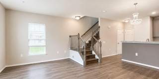 43487 TOWN GATE Square Gallery 11