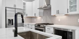 413 Lellyett Street Gallery 23