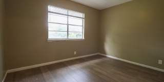 Midtown 3 Bedroom Gem! Available Mid/Late August Gallery 15
