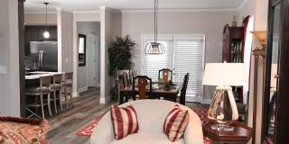 Room in 4 Bedroom Home at S Person St Gallery 16