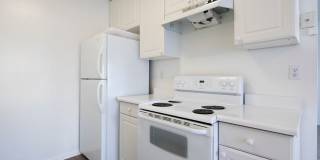 Large Upstairs Unit w/ a Fireplace Gallery 5