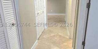 5825 Collins Ave Gallery 15