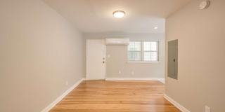 880 Saint Charles AVE NE 5 Gallery 2
